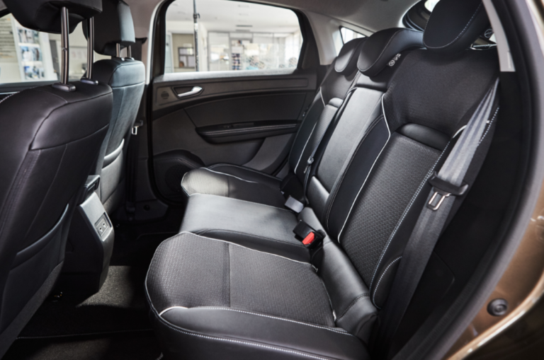 Czy warto wynajmować bus? Ile kosztuje?