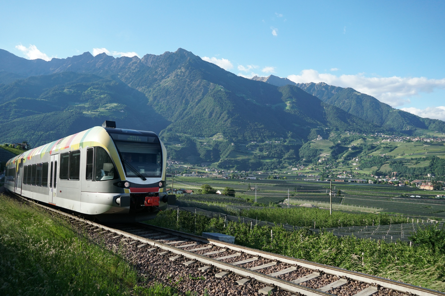 train-running-val-venosta-valley-route