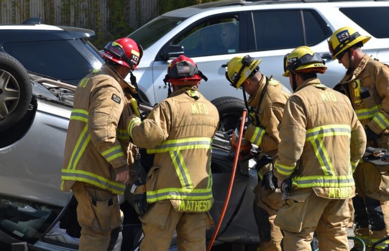 Wypadek samochodowy w Zalasowej. Hospitalizowane cztery osoby, w tym dwoje dzieci