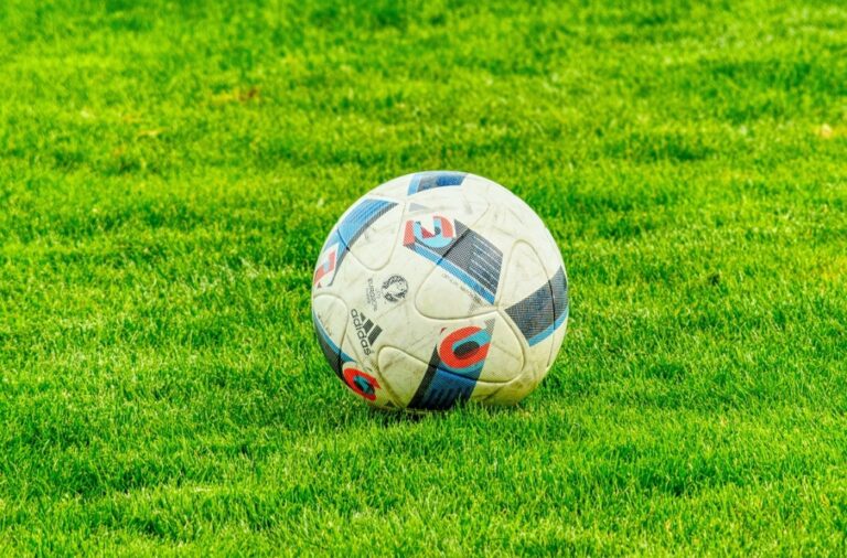 Modernizacja tarnowskiego kompleksu sportowego: więcej komfortu dla młodych piłkarzy