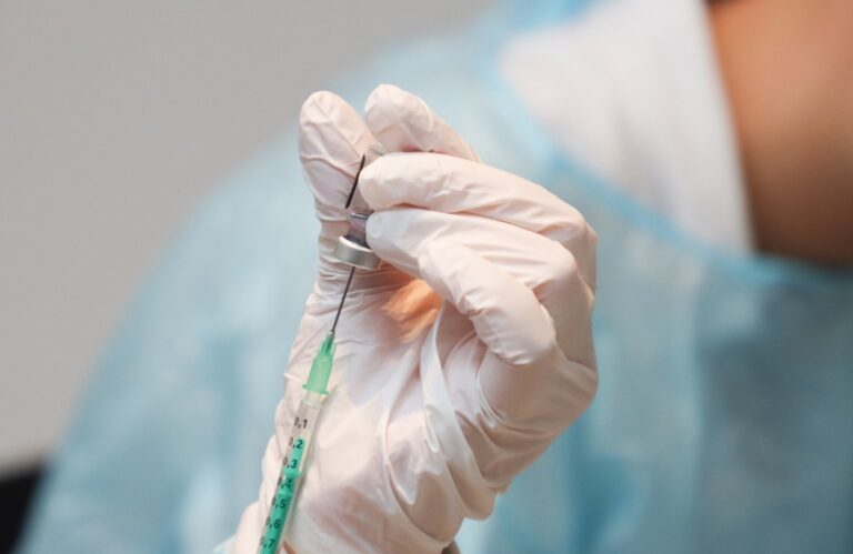 Nowa edycja programu szczepień przeciw grypie dla seniorów w Tarnowie