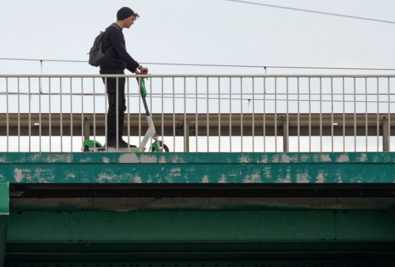 15-latek na hulajnodze elektrycznej potrącony przez samochód w Tarnowie