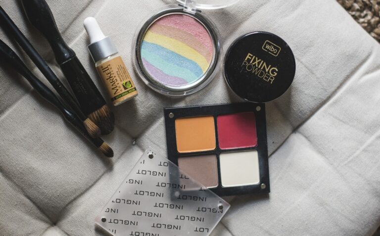 Kolejny raz za kratami: 25-letni złodziej kosmetyków i włamywacz znów w areszcie