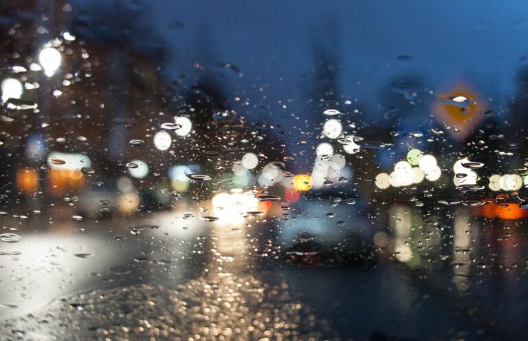 Rozważania na temat potrącenia pieszego w Rzepienniku Biskupim prowadzone przez tarnowską policję