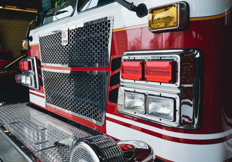 Dwa samochody kolizyjnie zderzyły się – sąd ma zadecydować o winie