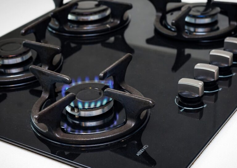 Mieszkańcy Tarnowa przeżywają momenty strachu: mężczyzna grozi wybuchem gazu