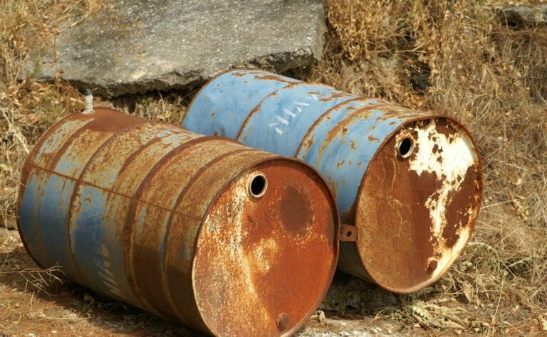 Odkrycie nielegalnego składowiska chemikaliów w Małopolsce