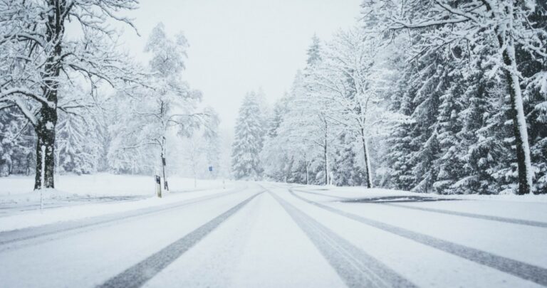 Ruszyła zimowa operacja odśnieżania ulic w Tarnowie