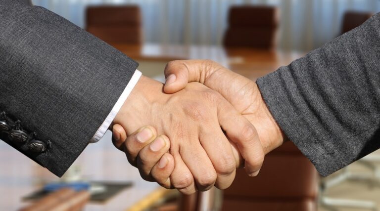 Stanisław Burza, były zawodnik i obecny trener żużlowej Unii Tarnów, uhonorowany tytułem "Zasłużonego dla Gminy Ryglice"