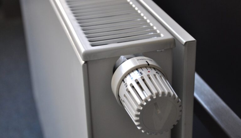 Zatwierdzenie nowej taryfy MPEC – od marca 2024 korzystniejsza cena za ciepło. Kto na tej zmianie zyska najwięcej?