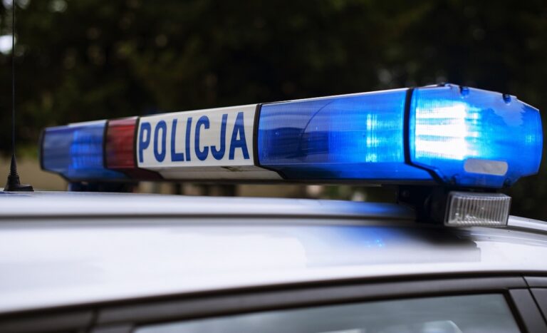 Nieudane włamanie do sklepu w Tuchowie – złodziej ukradł piwo, zniszczył szybę i teraz grozi mu więzienie