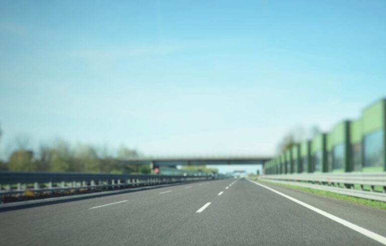 36-letni kierowca Audi musi zapłacić 2,5 tysiąca złotych za przekroczenie dozwolonej prędkości