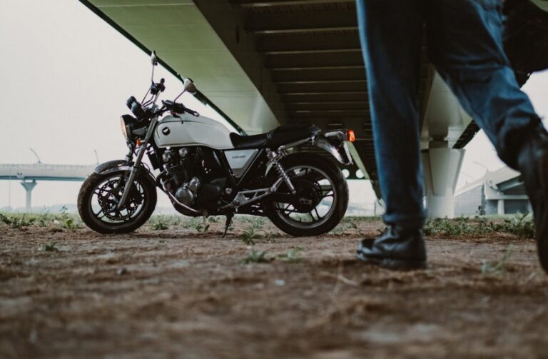 23-letni motocyklista z Tarnowa prowadził policyjny patrol w pościg za sobą