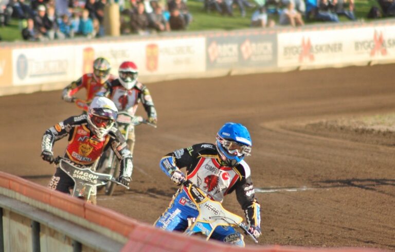 Bolesna tragedia na Wiśle: Mężczyzna stracił życie pomimo intensywnych starań ratowników