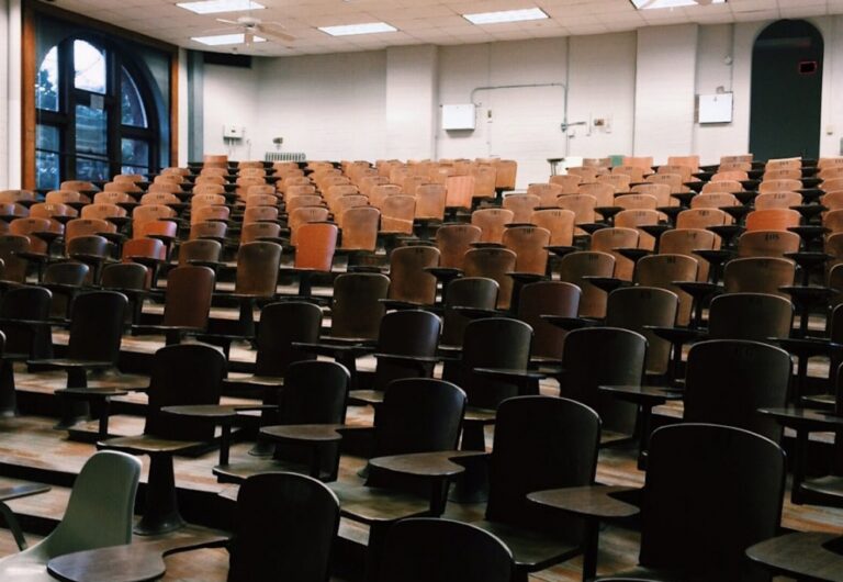 Drugie Biennale Sztuki w Tarnowie: platforma dla międzynarodowych twórców i artystów