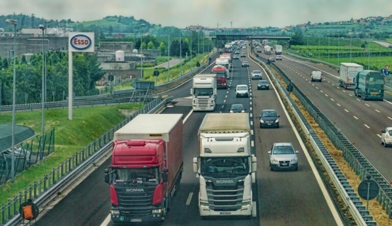 Tragiczny wypadek na drogach tarnowskiego powiatu: 23-latek z Podkarpacia stracił życie