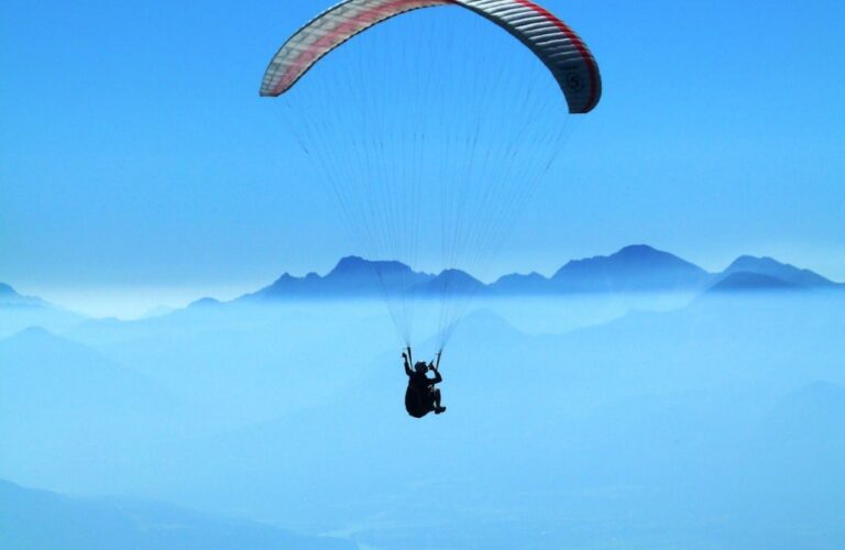 Niedoszły powrót paralotniarza z Łęgu Tarnowskiego kończy się tragedią