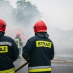 pozar-w-hurtowni-zniczy-w-tarnowie-30-zastepow-strazy-walczy-z-ogniem