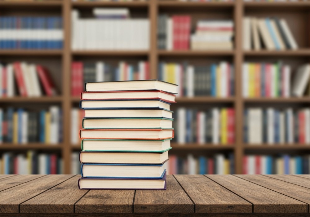 nowe-ksi----ki-w-miejskiej-bibliotece-publicznej---auto-6229
