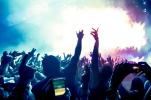 wiecz--r-fraszek-i-muzyki-w-mo--cickiej-bibliotece-auto-1815