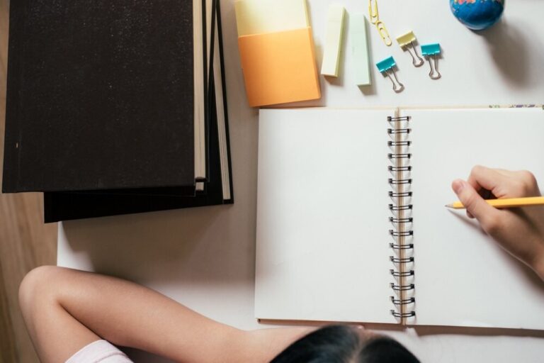 burmistrz-nagradza-70-uczni--w-rad--owa-za-wybitne-auto-3516