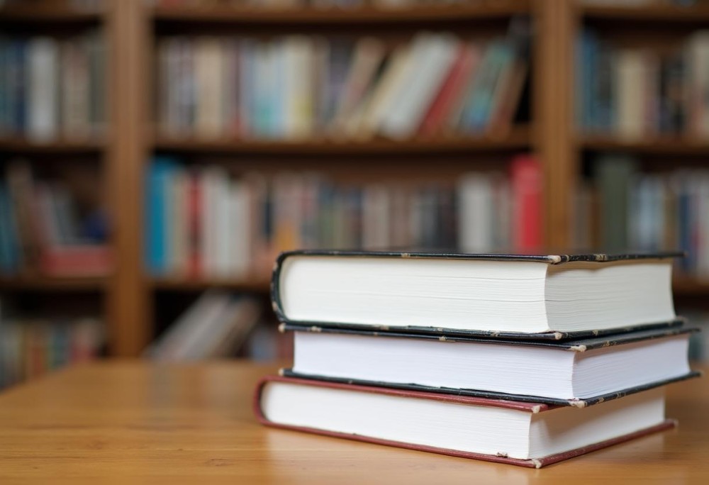 nowo--ci-w-bibliotece--odkryj-rosn--cy-ksi--gozbi--auto-6331