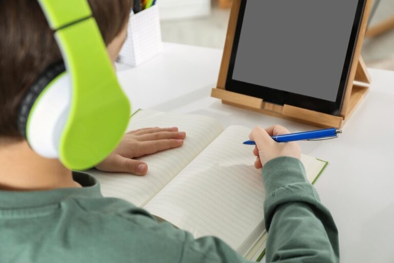 nowoczesne-komputery-i-laptopy-dla-uczni--w-w-gmin-auto-3514