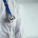 asystent--kt--ry-usprawnia-opiek---auto-3807