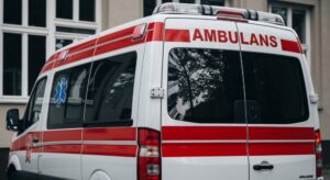 policjanci-czuwaj---nad-bezpiecze--stwem-na-stoku--auto-1001