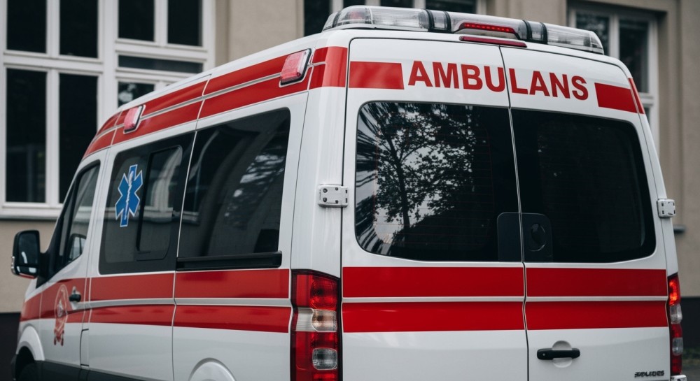 policjanci-czuwaj---nad-bezpiecze--stwem-na-stoku--auto-1001