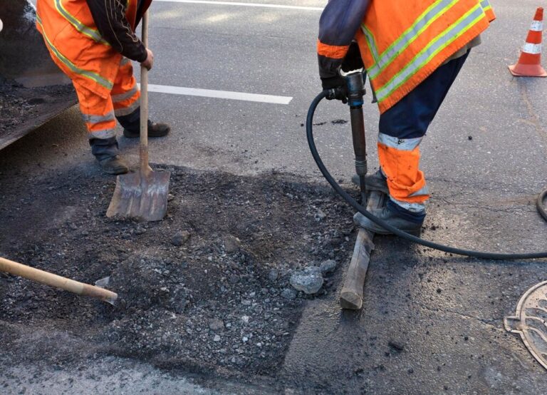 tuch--w-zdobywa-fundusze-na-remont-drogi-w-burzyni-auto-3077