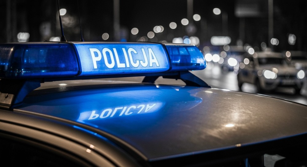 nietrze--wy-kierowca-ucieka-po-kolizji--policja-sz-auto-1342