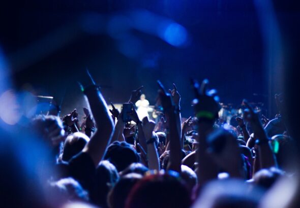 rozdanie-bilet--w-na-wyj--tkowy-wyst--p-paranienor-auto-1748