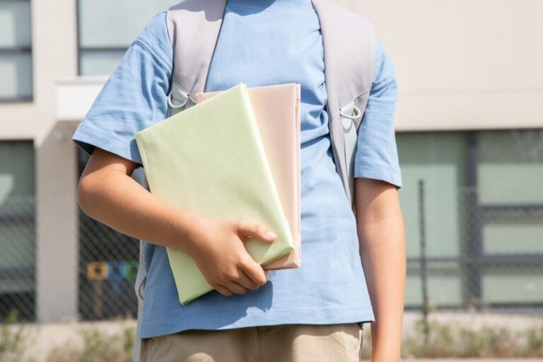 targi-edukacyjne-w-----gu-tarnowskim----smoklasi---auto-3487