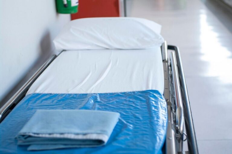 tarnowskie-pogotowie-wyr----nione-na-og--lnopolski-auto-3812