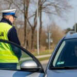 kierowca-z-zakazem-prowadzenia-pojazd--w-trafi-za--auto-1445