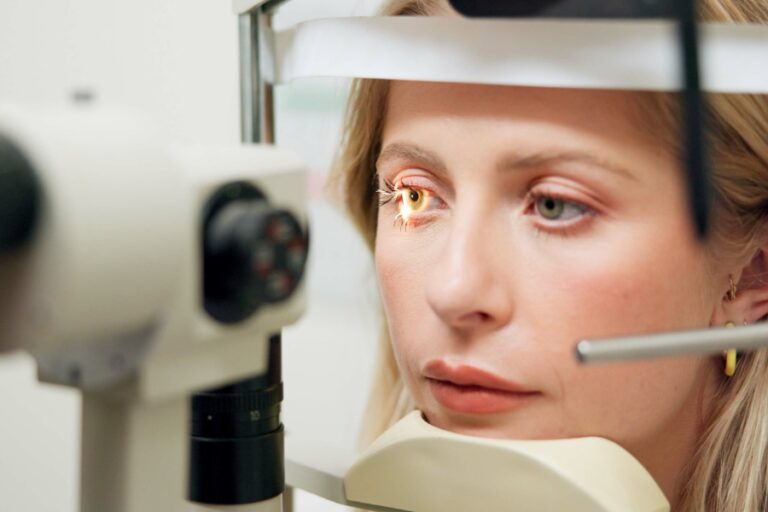Badanie wzroku w salonie optycznym w Tarnowie Optyk Pokorny