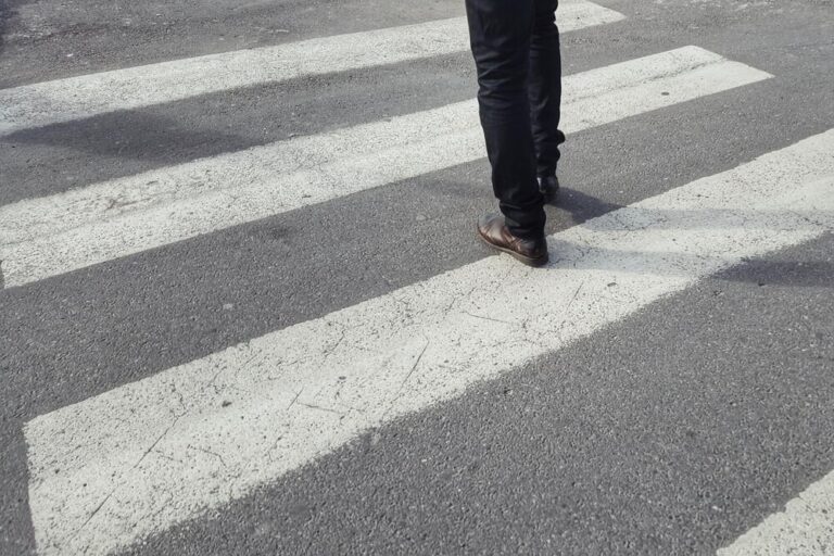 bezpieczna-droga-do-szko--y--spotkanie-policjanta--auto-6003